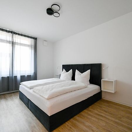 Ferienwohnungen Am Theater - Modern, Zentral Und Ruhig Mit Kueche, Waschtrockner, Netflix, Wlan Und Parkplatz- 2 Zimmer, 52 Qm Cottbus Extérieur photo