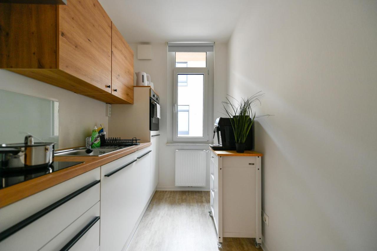 Ferienwohnungen Am Theater - Modern, Zentral Und Ruhig Mit Kueche, Waschtrockner, Netflix, Wlan Und Parkplatz- 2 Zimmer, 52 Qm Cottbus Extérieur photo
