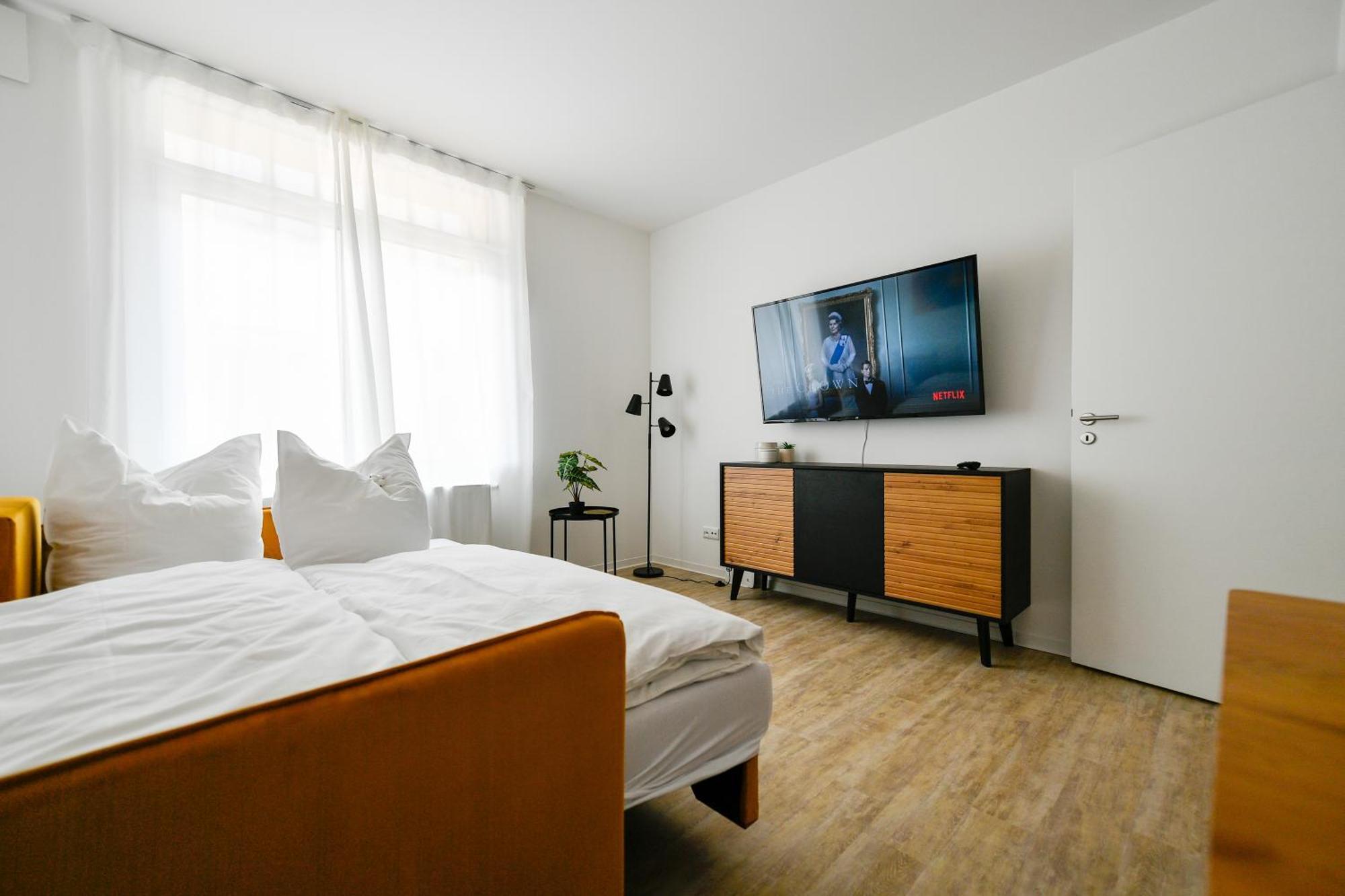 Ferienwohnungen Am Theater - Modern, Zentral Und Ruhig Mit Kueche, Waschtrockner, Netflix, Wlan Und Parkplatz- 2 Zimmer, 52 Qm Cottbus Extérieur photo