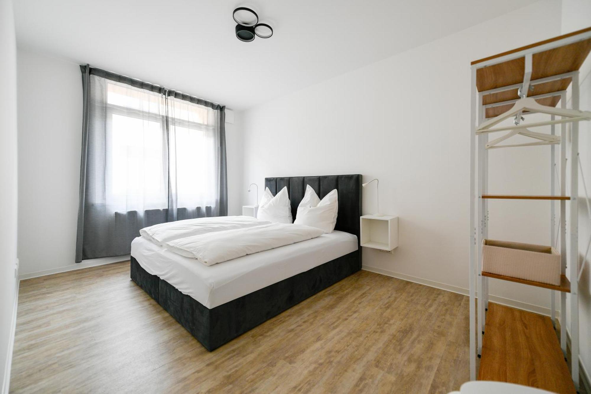 Ferienwohnungen Am Theater - Modern, Zentral Und Ruhig Mit Kueche, Waschtrockner, Netflix, Wlan Und Parkplatz- 2 Zimmer, 52 Qm Cottbus Chambre photo